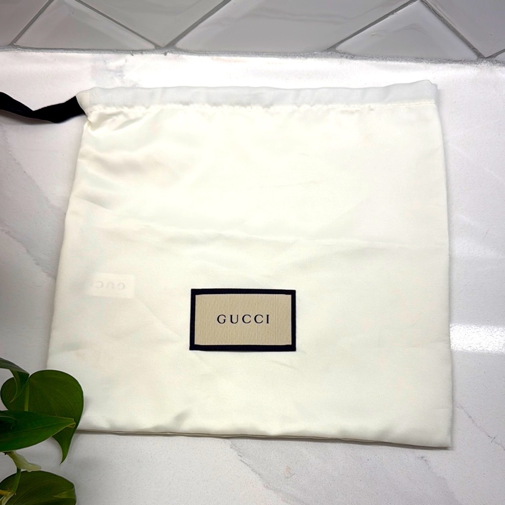 New never been used Gucci dust bag 9x9